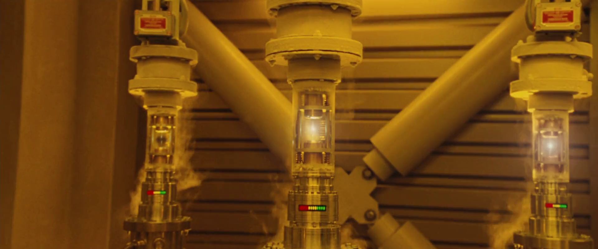 antimatière en suspension dans une cavité magnétique